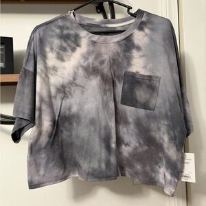 Kohl's Black and Gray Tie-Dye Crop Top